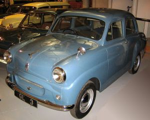 Vår bil. Den jeg brukte til å hente purre. Vår hadde den sorte originalfargen.