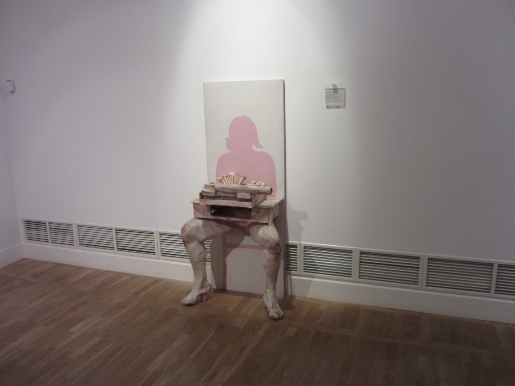 Moderne kunst i annen etasje.