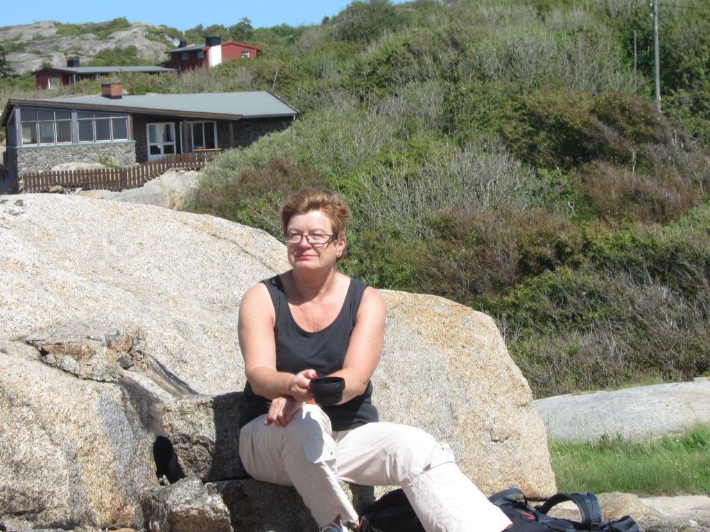 Vi raster på Folehavna. På bildet er Inger Johanne Rønning. (foto Terje Rønning(.