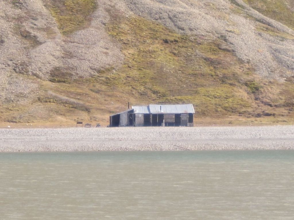 Billefjorden på Svalbard: En fangsthytte i Billefjorden (foto Terje Rønning).