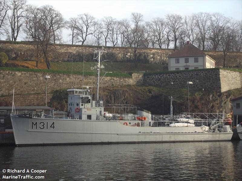 Minesveiper KNM Alta søsterskip til Vosso bygget 1953 (3)